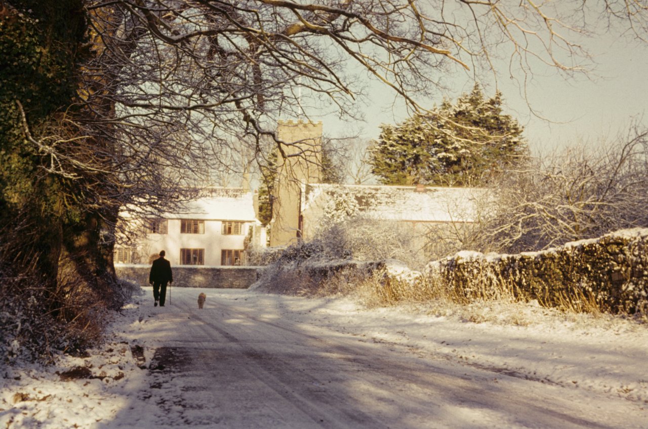 200 A walk at Xmas 1961-s